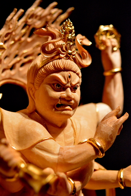 木彫り 仏像 穢跡金剛明王像 烏枢瑟摩明王 原木蒔絵系 彫刻 時代