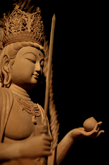特注の仏像販売・仏像彫刻の専門店の仏像彫刻原田 » Blog Archive » 虚空蔵菩薩坐像 米桧 総高71cm