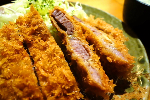 気軽に三元豚を味わう事が出来ます。1000円でライス、キャベツおかわりし放題!