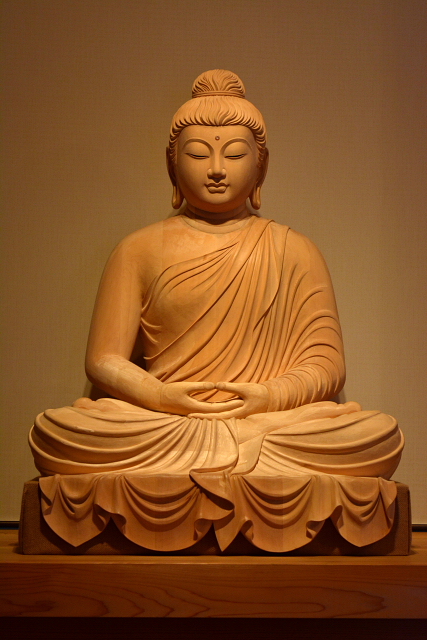 釈迦如来坐像